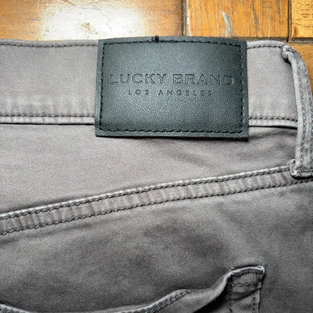 Lucky Brand 121 Slim Straight Mens Gray Pants 38x30 Cotton Blend Stretch
